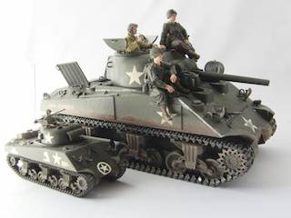 Sherman 1_35 vs 1_16.jpg