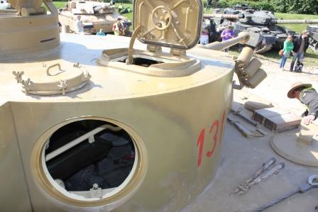 Bovington Tiger with turret hatches open.jpg