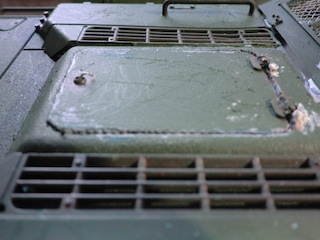 had to bend the hatch opening tool down a bit as it catches on the turret