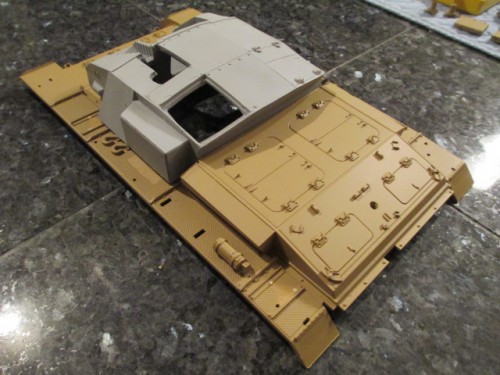 Close fit of the casemate along the back upper engine deck