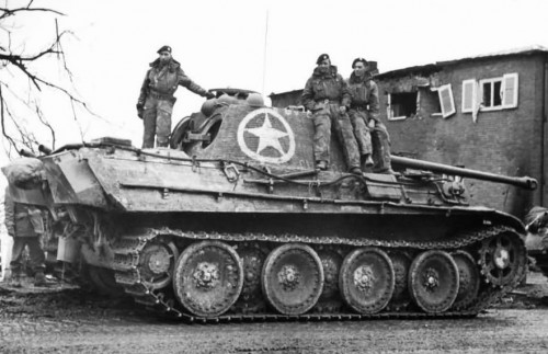 Panther_ausf_G_4th_Coldstream_Guards_Maastricht.jpg