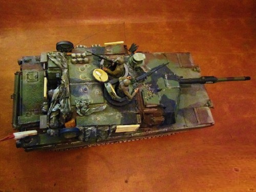 top view  ( tanks hooked up to battery charger )
