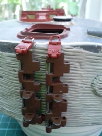 Spare track links in place on the starboard side of the turret.jpg