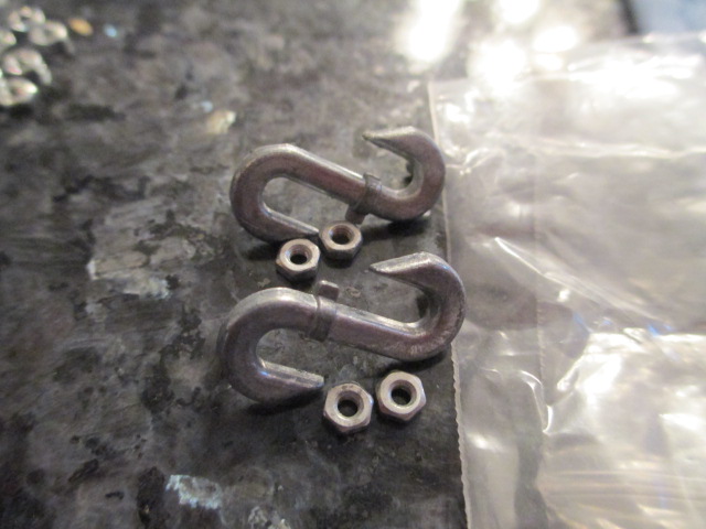 Metal S shackles