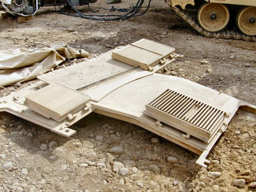 m1a2_detailsrear deck cover with hatches open shing louvers.jpg