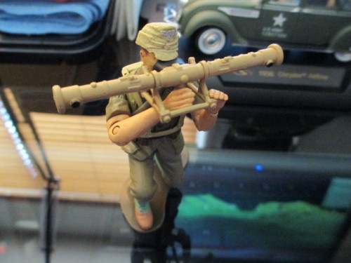 This fellow came with a nice set of optional kneeling legs and a spare hand holding a Luger.
