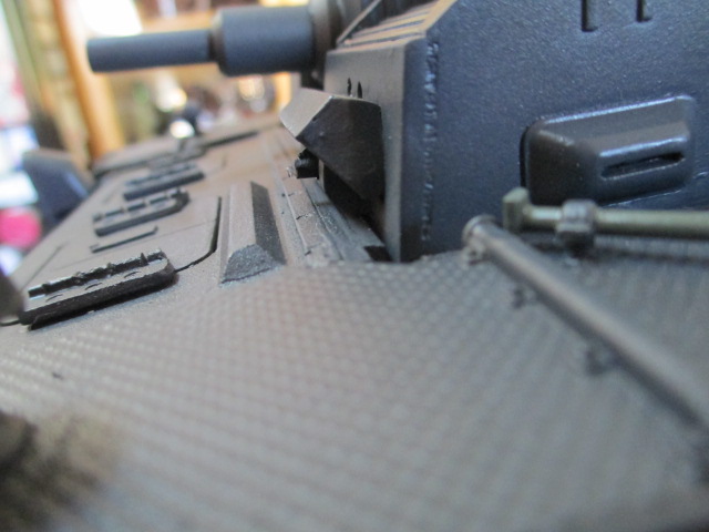Side view showing the muzzle