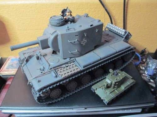 24th and 72nd scale KV-2A.JPG