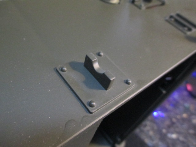 Cast on lift hooks are way off from the real thing...