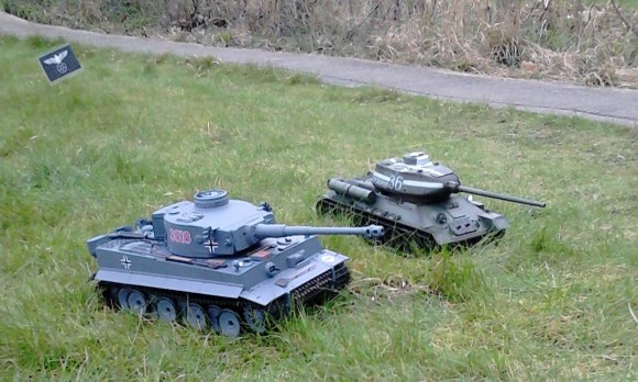 GermanTiger1.USSR T-34 (2).jpg