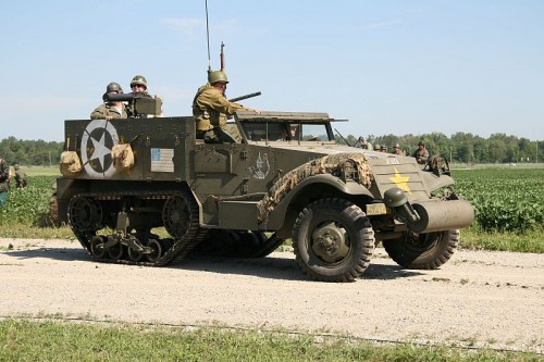 800px-M3_Half_Track,_Thunder_Over_Michigan_2006.jpg