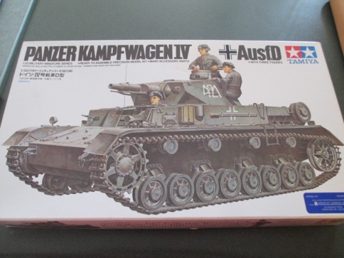 One of the very few 1\35 kits that I could find of this tank.