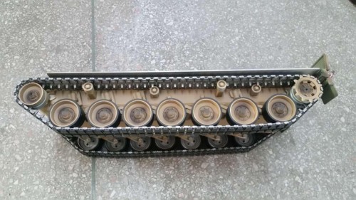 Metal road wheels &amp; metal suspensions