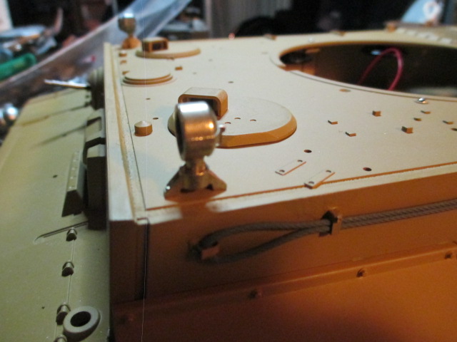 I cleaned up onn of the Tamiya bases and used it with the IMEX lamp to get an idea of it compared to the Schumo piece on the opposite side