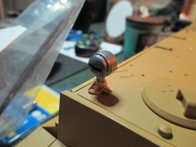 Closeup of the IMEX lamp in the Tamiya base