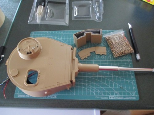 The box is lined and about to be temp attached to balance out the barrel weight with the shot.