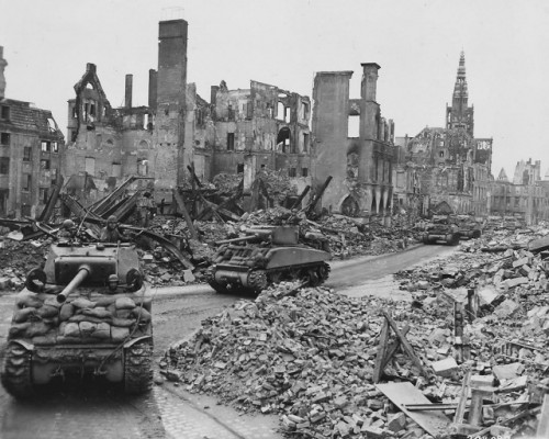 771st_Tank_Battalion_M4_Shermans_Supports_17th_Airborne_Division_Muenster_II - Copy.jpg