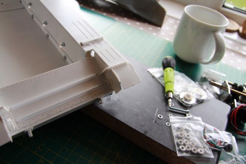 Closing the front mudguard