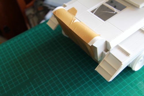 Tricky curve formed with parcel tape