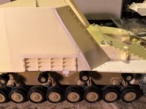 Juckenburg Nashorn side ventilation