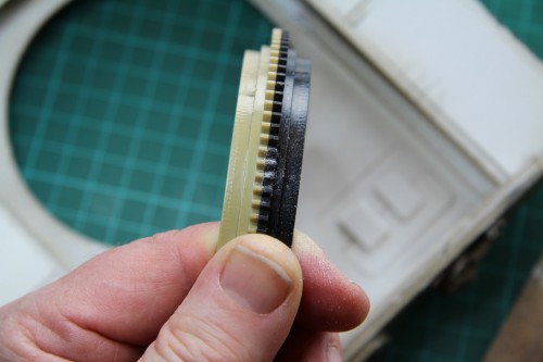 Two new teeth compared with those on other ring