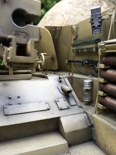 Juckenburg 1/16 scale Nashorn tank destroyer interior