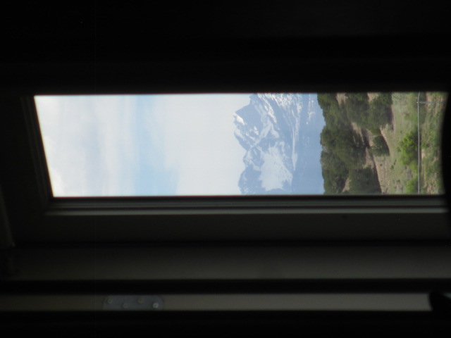 It was another great day to paint.  ( Taken out the front door using a zoom lens by my lazy arse sitting in my desk chair )