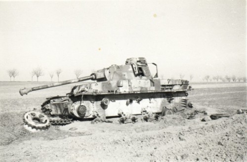 Panzer IV ausf J three rollers.jpg (159.8 KiB) Viewed 5482 times Roller challenged Panzer IV ausf J