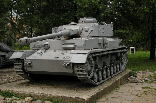 Pz IV ausf J 3 rollers only pic B.jpg (167.63 KiB) Viewed 5606 times Three roller Panzer