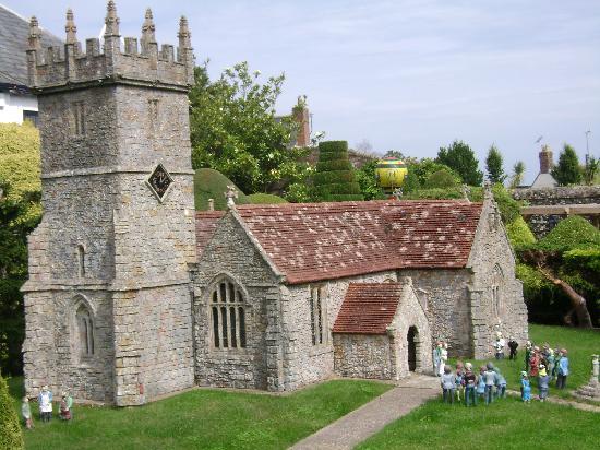 godshill-church-in-the.jpg