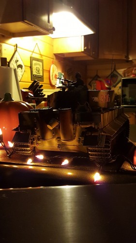 Interesting orange lighting effect on the rear armor plate.