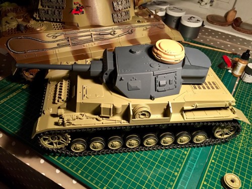 Pz IV tracks and sprockets fitted