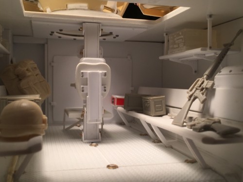 M113 central pole and seat position