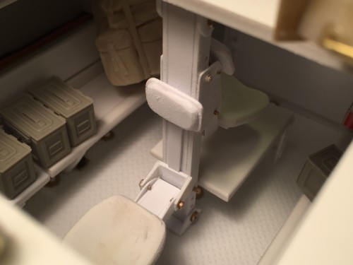 M113 central pole and seat position