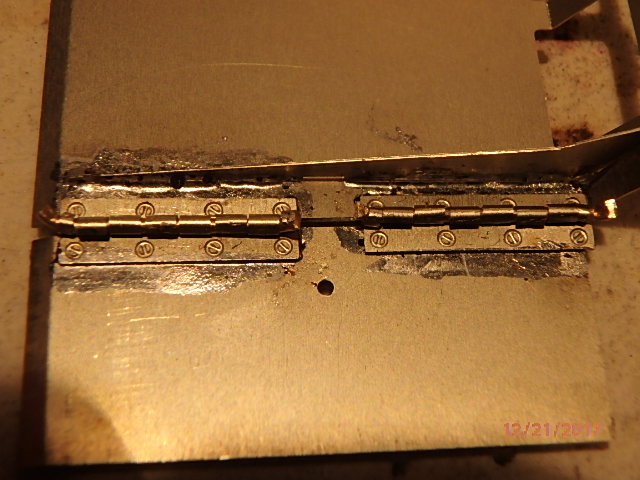 Mate side extension on hinges.