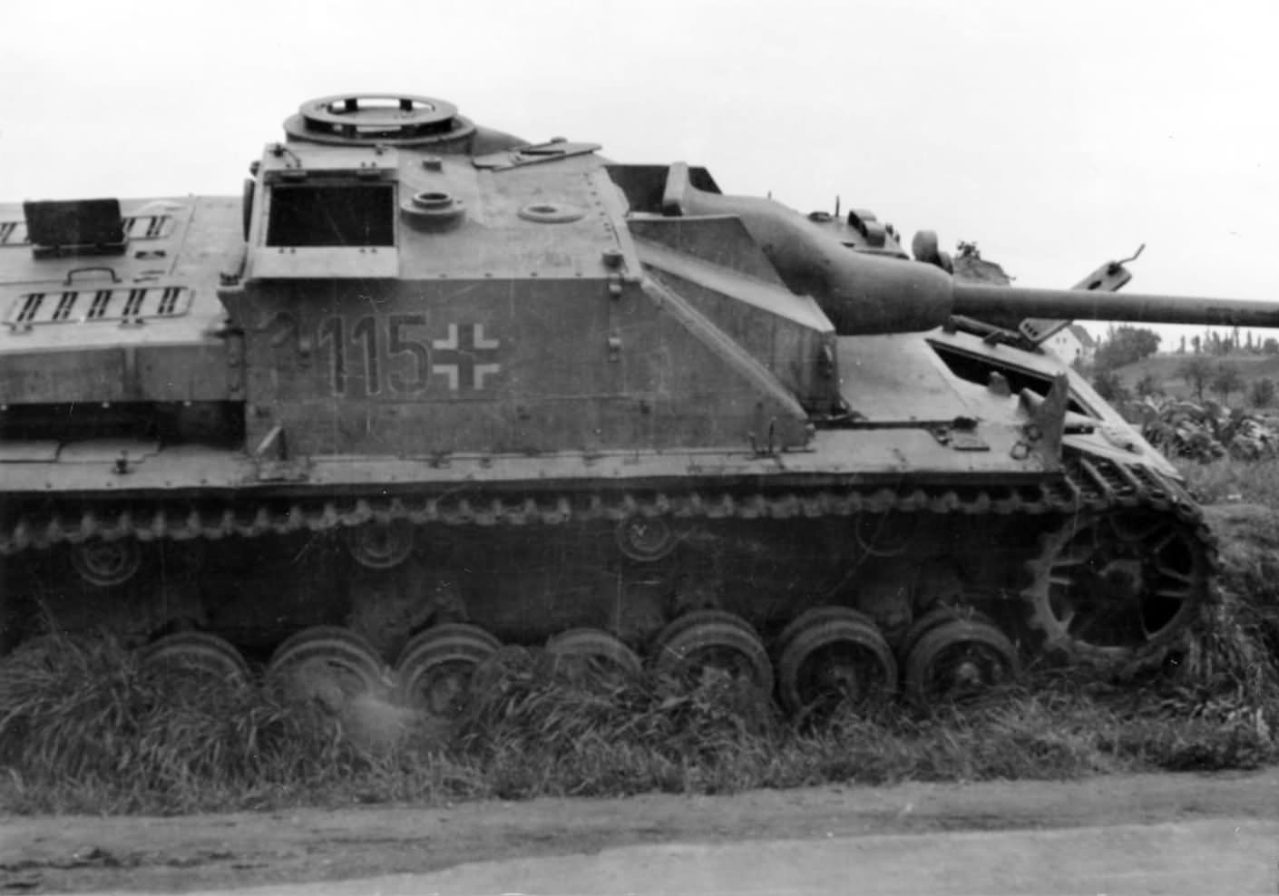 StuG IV  No 115- abandoned