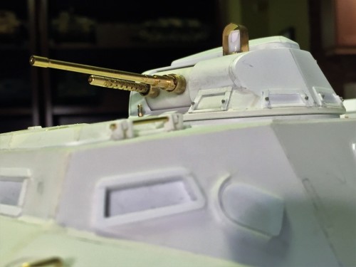 Ludwigs 1/16 V-100 Commando armored car
