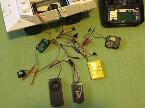 V100a.JPG (142.57 KiB) Viewed 4646 times Ludwigs V-100 electronics