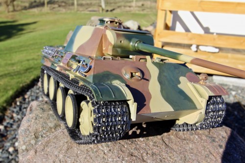 Rattle can painting- Tamiya Panther Pic B