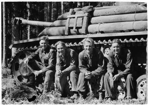 Finnish Sturmi Crew.JPG