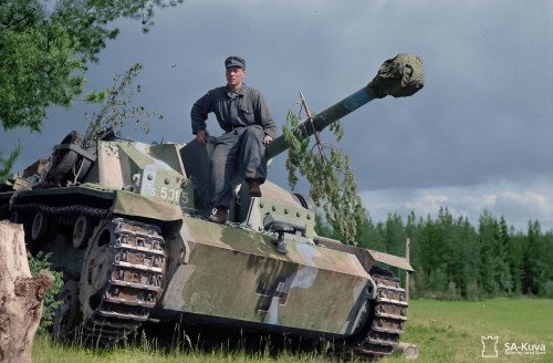 Colourised Finnish StuG 111- ca. 1944 pic by SA-Kuva