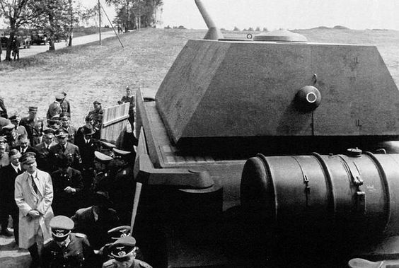 Maus Pzkpfw V111..actually the size of a Panzer 111