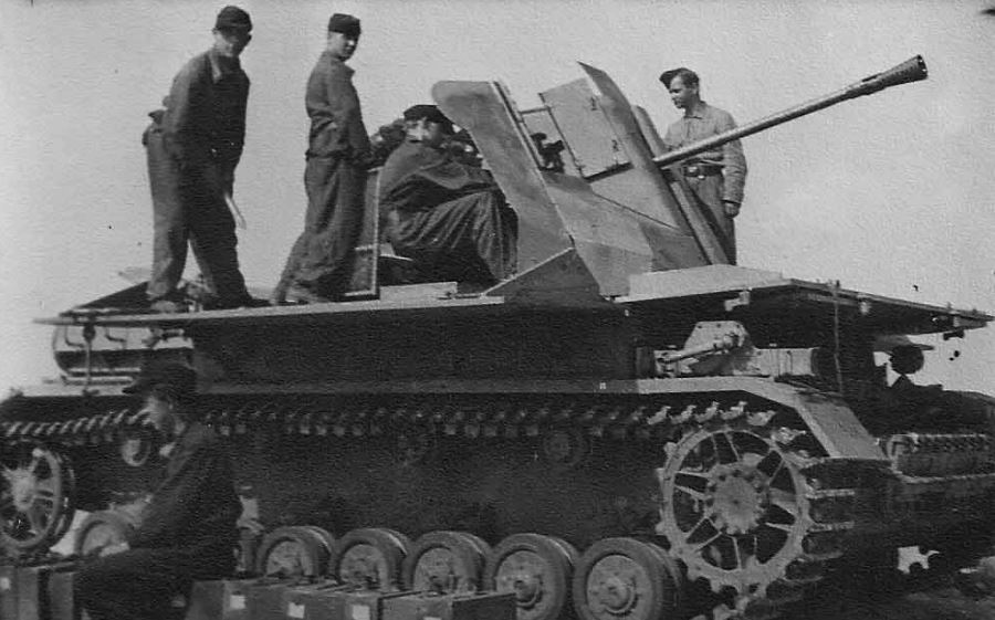 Mobelwagen Flak 43