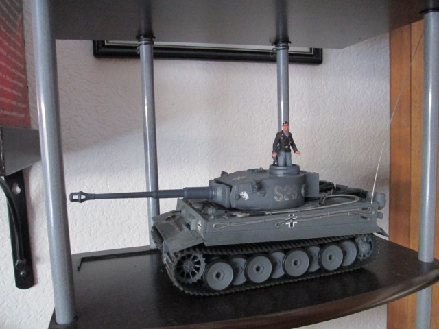 Early Tamiya RC Tiger 1 in 1 35th...many metal addons, barrel, shackles, etc..JPG