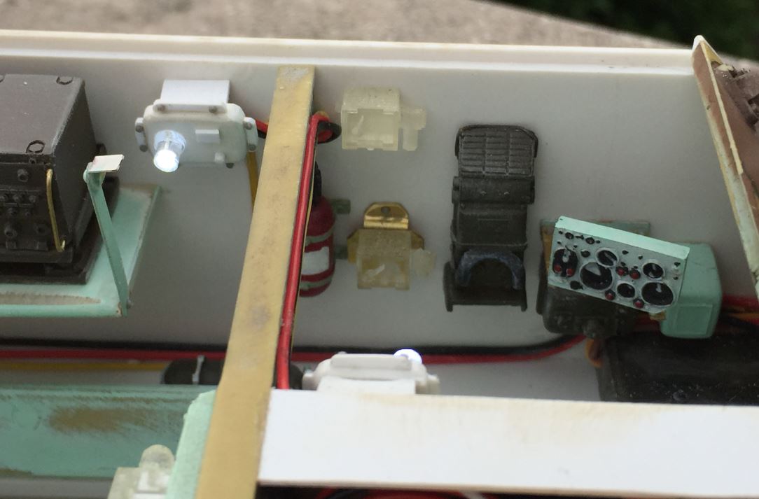 1/16 RC M-113 interior