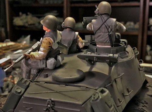 M-41A3 Walker Bulldog Infantry rider 1/16 RC