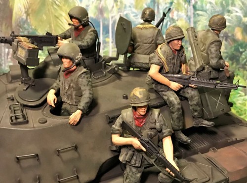 M43A3 Walker Bulldog 1/16 RC ARVN tank Crew and Infantry riders