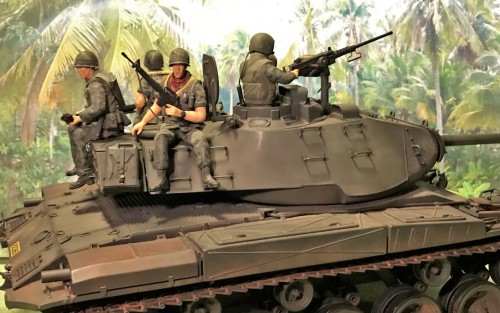 M43A3 Walker Bulldog 1/16 RC ARVN tank Crew and Infantry riders