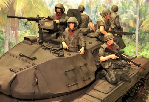 M43A3 Walker Bulldog 1/16 RC ARVN tank Crew and Infantry riders