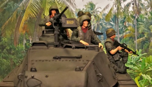 M43A3 Walker Bulldog 1/16 RC ARVN tank Crew and Infantry riders